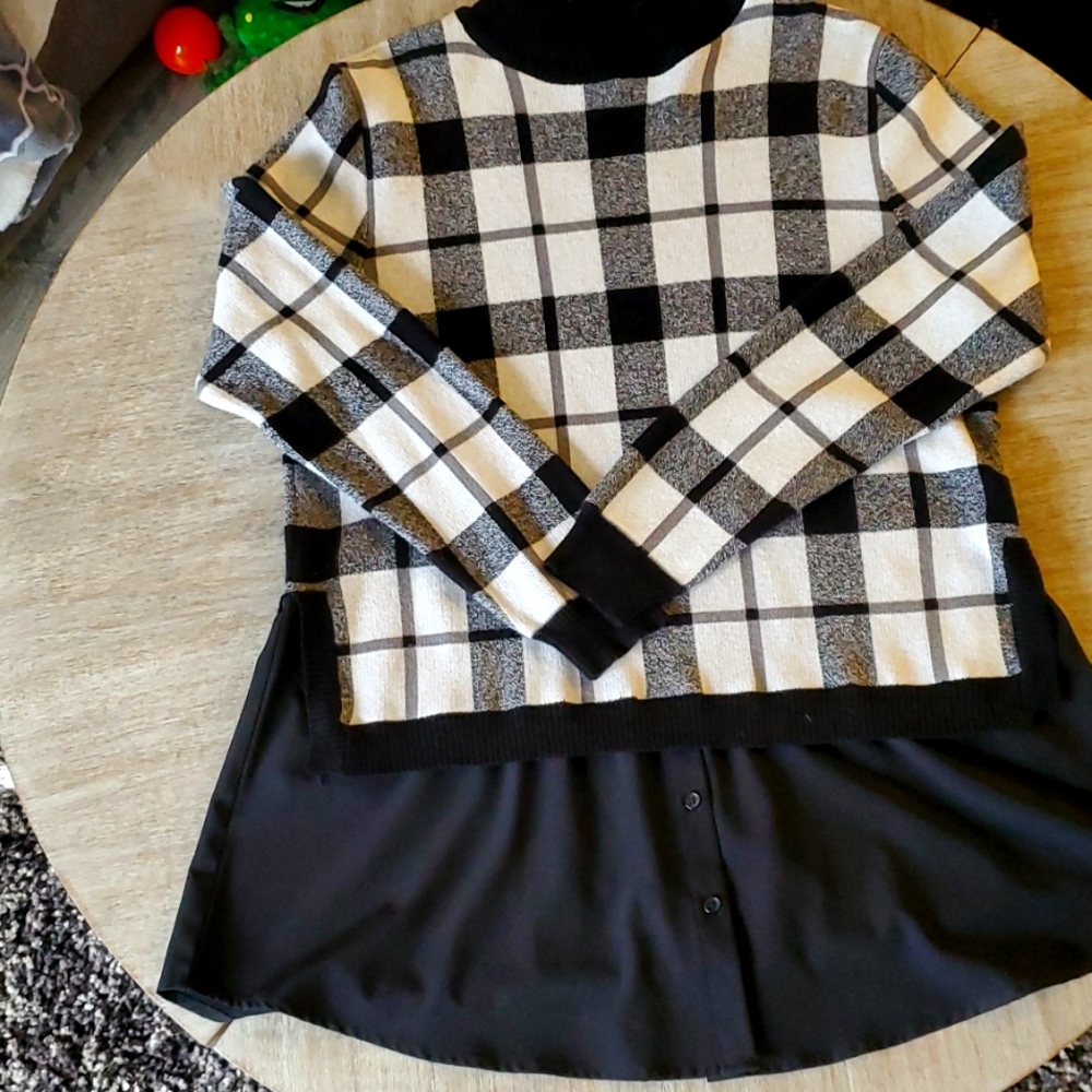 Sweater - Picture 3 of 3